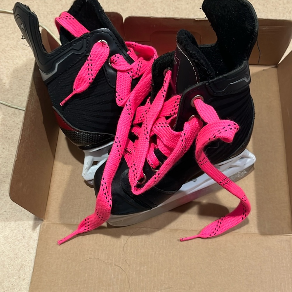 CCM skates size 8